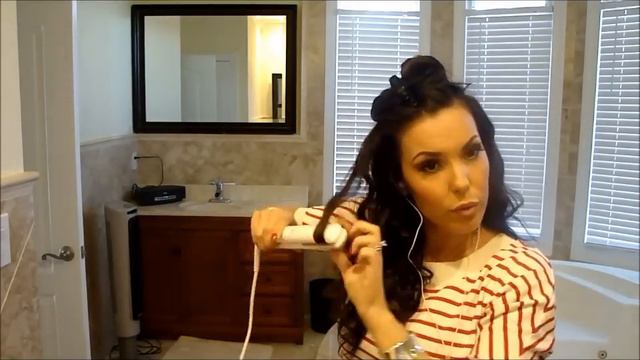 Large Loose Crimps Using a Flat Iron Plus OOTD (RED) смотреть онлайн