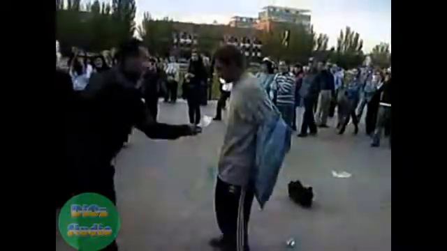Drunk Russians: fights drunk - BEST JOKES / ЛУЧШИЕ ПРИКОЛЫ - пьянные Русские. Суровые будни. смотреть онлайн