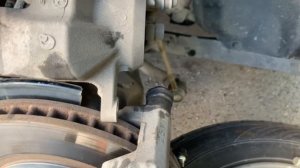 Замена передних тормозных колодок Тайота приус 30