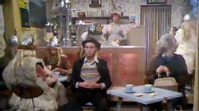 Monty Python Live on Gold - Spam Sketch смотреть онлайн