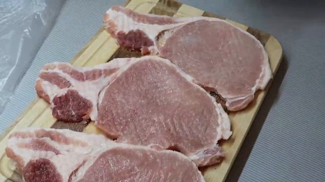 Мясо по-царски. Рецепт сочных отбивных из свинины в духовке смотреть онлайн