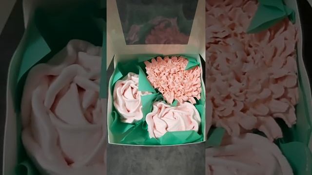 Розы и хризантемы из зефира Зефирный букет ? Коробочка зефирных ?цветов смотреть онлайн