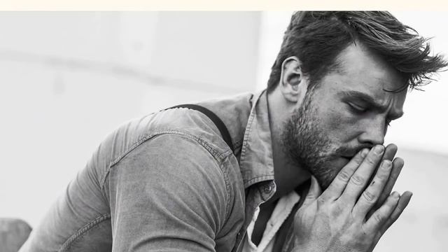 Мы возвращались из гостей.Едем по навигатору на её мобильнике. Тут сообщение приходит от которого я смотреть онлайн