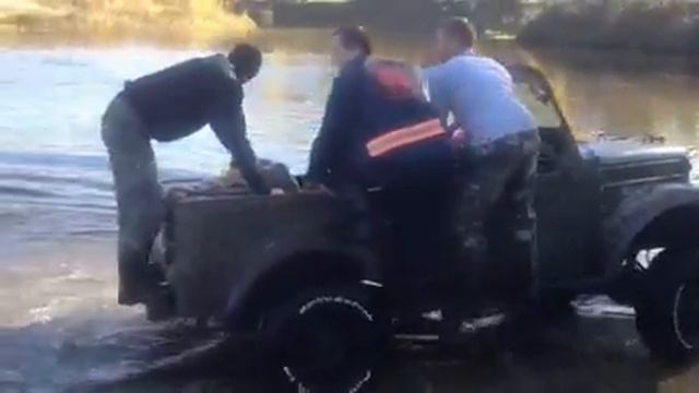 Уаз 469 и Газ в брод смотреть онлайн