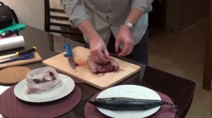 КАК РАЗДЕЛАТЬ СКУМБРИЮ. ВСЕ ПРОСТО  [spasibozarybu.ru]