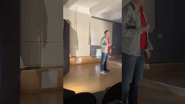 Владимир Маяковский «Стихи о советском паспорте» смотреть онлайн