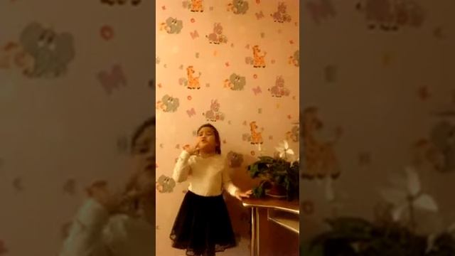 Лора Тасси «Оборванного мишку утешала...» смотреть онлайн