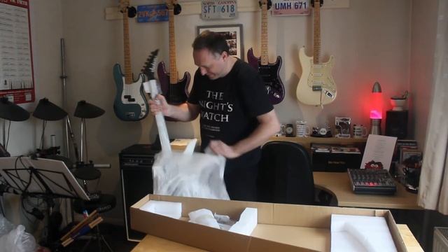 Paul's Guitar Cave Ep1... Unboxing Jackson Kelly JS32 смотреть онлайн