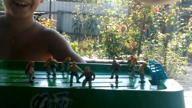 дети играют в футбол смотреть онлайн