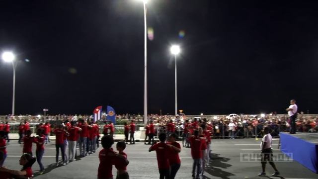Rueda de Casino Gigante, 482 parejas bailando en La Habana смотреть онлайн