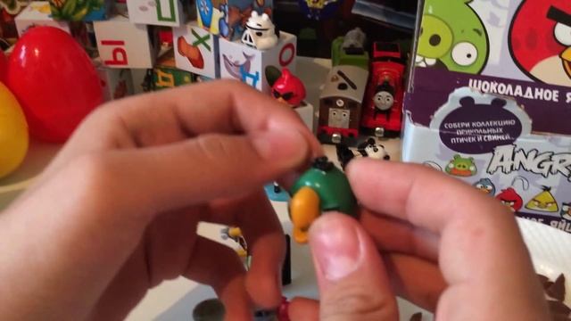 Unpacking Surprise Eggs ANGRY BIRDS, Распаковка Яиц С Сюрпризом по знаменитой игре про злых птичек