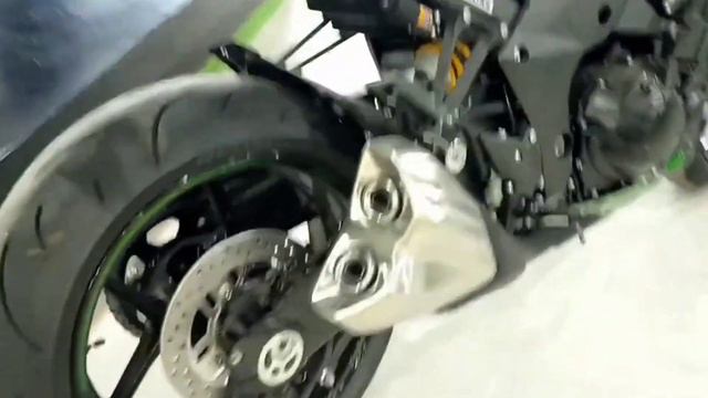 2024 Kawasaki Z1000 - Best Street Fighter Motorcycle