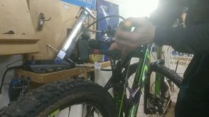 Достаем прикипевший подседельный штырь