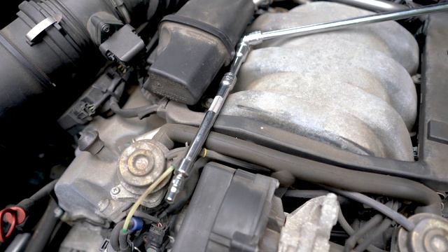 Mercedes Benz W210, W220 No Start - Crankshaft Position Sensor DIY смотреть онлайн