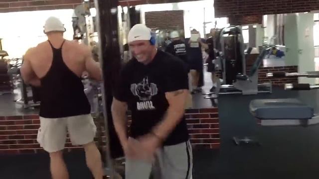 Adam Kozyra pecs workout смотреть онлайн