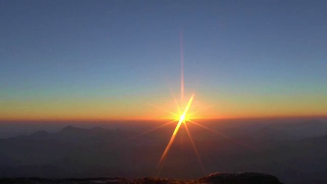 Восход Солнца с высоты 2 км за 26 с смотреть онлайн