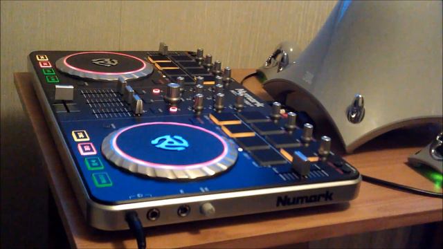 Bloodlusting Hurricane (Equinox Mashup) || Mixtrack Pro II смотреть онлайн