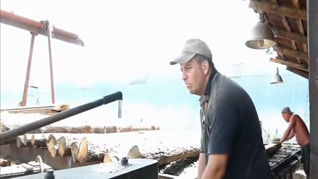 Дисковая пилорама (круглопильный станок) ЦДС-1100 в работе смотреть онлайн