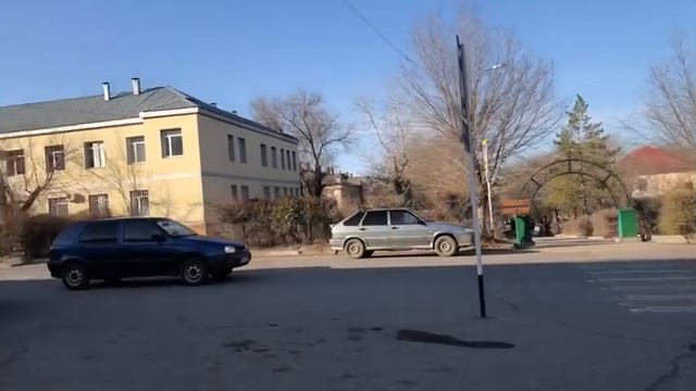 Актобе. Театр - Базар. Старая часть. По ул.Ахтанова. Базар закрыт. смотреть онлайн