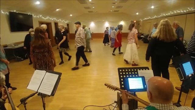 A New Leaf • English Country Dance смотреть онлайн