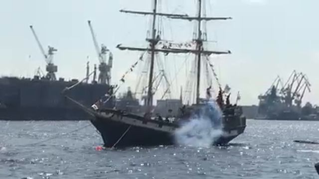 Фестиваль в Санкт-Петербурге "Окно в Европу"? День рождение Петра I?Прогулка по Питеру? смотреть онлайн