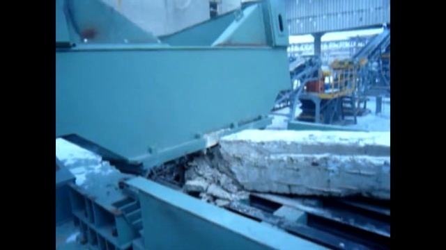 Машина МПР-1500 дробит сваю смотреть онлайн