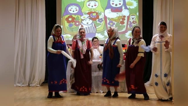 Три девицы под окном женской колонии смотреть онлайн