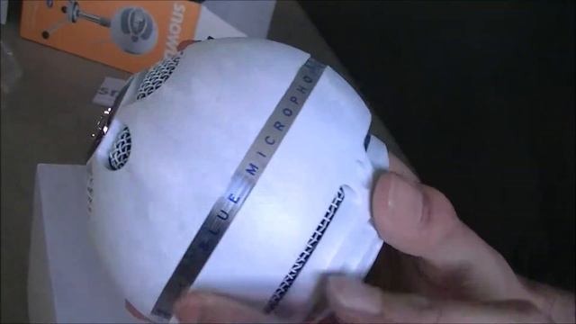 Blue Snowball Microphone (White, Chrome Finish) UNBOXING and DEMO смотреть онлайн