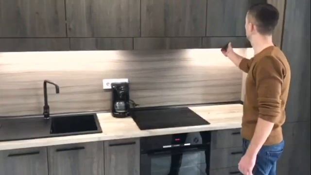 Смотри как открываются верхние шкафы ? смотреть онлайн