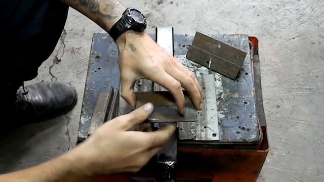 Как сделать тиски из старого домкрата смотреть онлайн