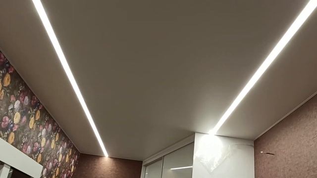 Световые линии на натяжном потолке в прихожей смотреть онлайн