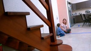 Света и Богдан ПОДЕЛИЛИ ДОМ!  Кому достались ИГРУШКИ для детей?