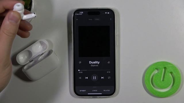 How to Skip Songs with AirPods Pro 2 USB C? смотреть онлайн