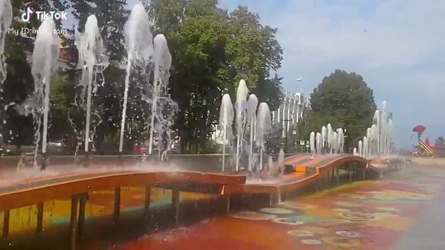Город #9. Сквер 30-ти летия победы. Танцующий фонтан / Square 30 years of victory. Dancing fountain смотреть онлайн