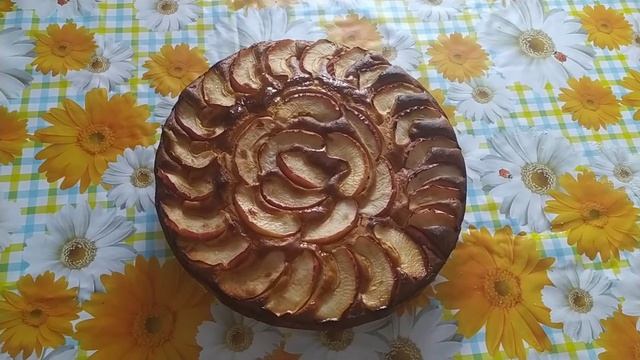 Красивый пирог с яблоками смотреть онлайн