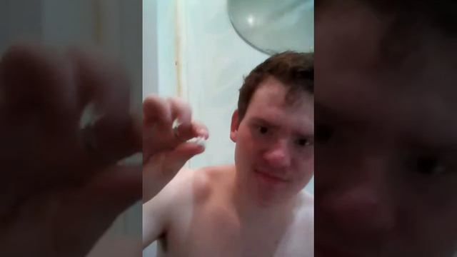 Магия в туалете рвут бумагу смотреть онлайн