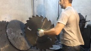 Правка дисковых пил.Правка,проковка пильного диска диаметром 630мм.