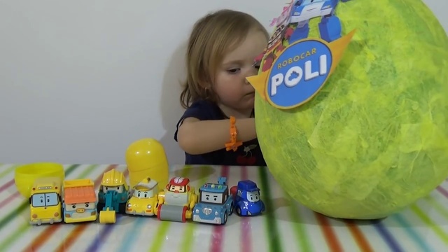 Поли Робокар огромное яйцо с сюрпризом открываем игрушки Giant Surprise Egg Poli