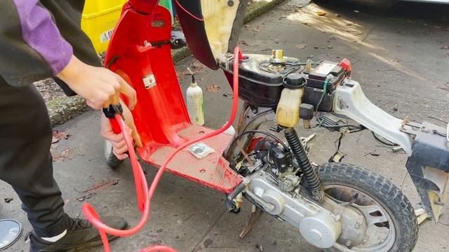 $100 Honda Spree NQ50 - WILL IT RUN?? How to fix after sitting for 20 years!! RESURRECTION! смотреть онлайн