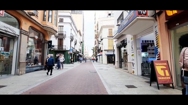 CASTELLON DE LA PLANA, Spain Plaza Mayor walk during pandemic смотреть онлайн