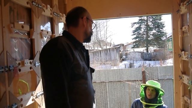 Павильонное содержание пчелиных семей. Опыт Костромского пчеловода смотреть онлайн