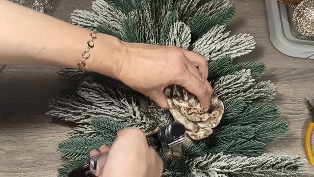 МАСТЕР КЛАСС - КАК СДЕЛАТЬ НОВОГОДНИЙ ПОДСВЕЧНИК БРОНЗОВО-ЗОЛОТЫХ ТОНАХ СВОМИ РУКАМИ 2022 смотреть онлайн