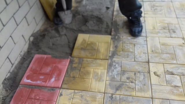 СРОЧНО ВСЕМ ПАСМОТРИТЕ . КАК ПРАВИЛЬНО УКЛАДЫВАТЬ ТРОТУАРНИ ПЛИТКИ ( БРУСЧАТКИ) ЧАСТЬ 1 смотреть онлайн