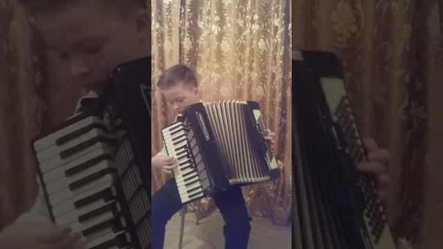 Русская плясовая "Барыня" исполняет Семенюк Ярослав смотреть онлайн