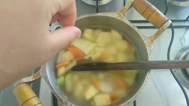 FAZENDO A PAPINHA DO BEBÊ / FIZ PEIXE .. FAMÍLIA DOIS EM UM смотреть онлайн
