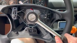 Новый руль на ВАЗ 2106 взамен заводского! Какой лучше?