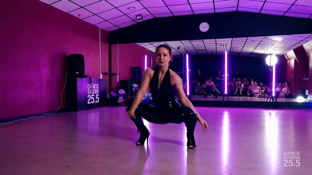 13. Diana Iskakova. Strip & Heels. Квартирник || Dance Studio 25.5 смотреть онлайн