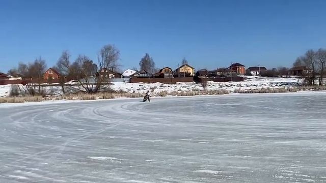 на шипах по льду смотреть онлайн