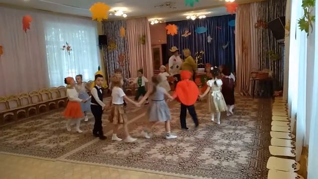 Праздник Осени детском саду. смотреть онлайн