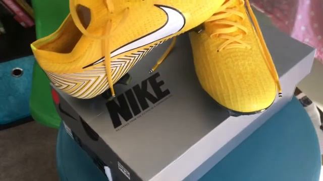 Vapor 12 Neymar Unboxing!!! смотреть онлайн